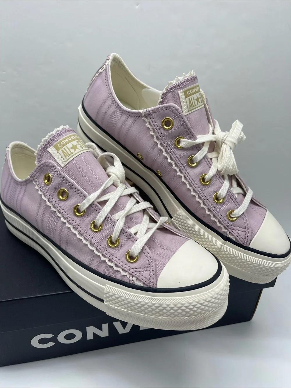 Converse A17201C CTAS LIFT OX ALTITUDE LILAC/EGRET/BLACK Platform Sneakers